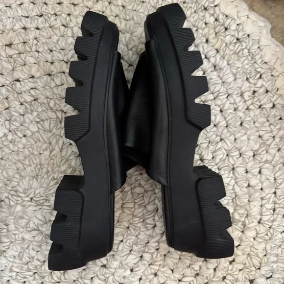 Copenhagen Studios | Black CPH231 vitello leather chunky platform slides sandals - Picture 7 of 10